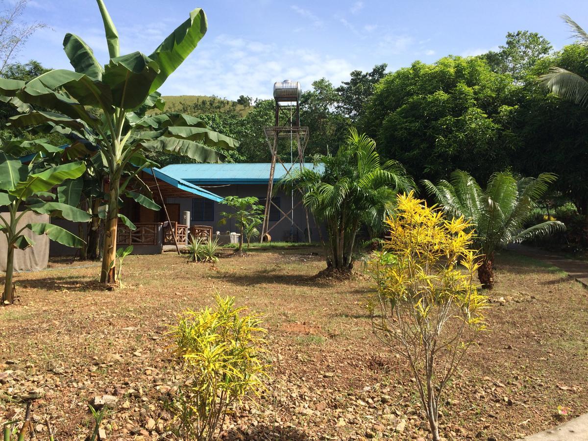 Fat Monkey Hostel Coron Exterior photo