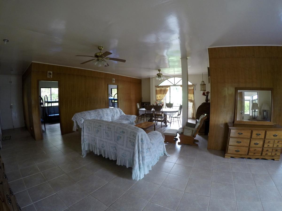 Fat Monkey Hostel Coron Exterior photo