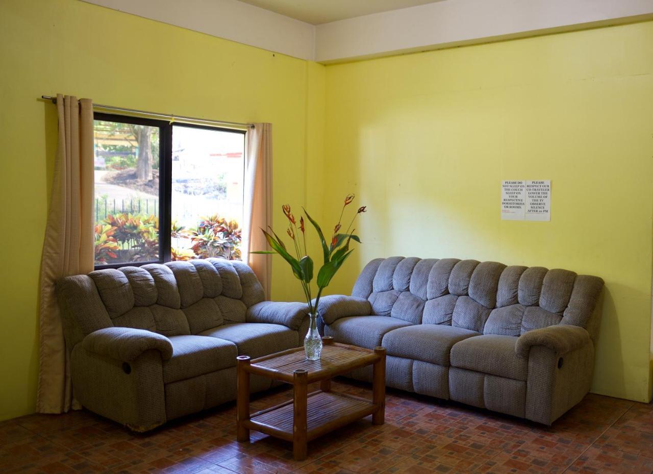 Fat Monkey Hostel Coron Exterior photo