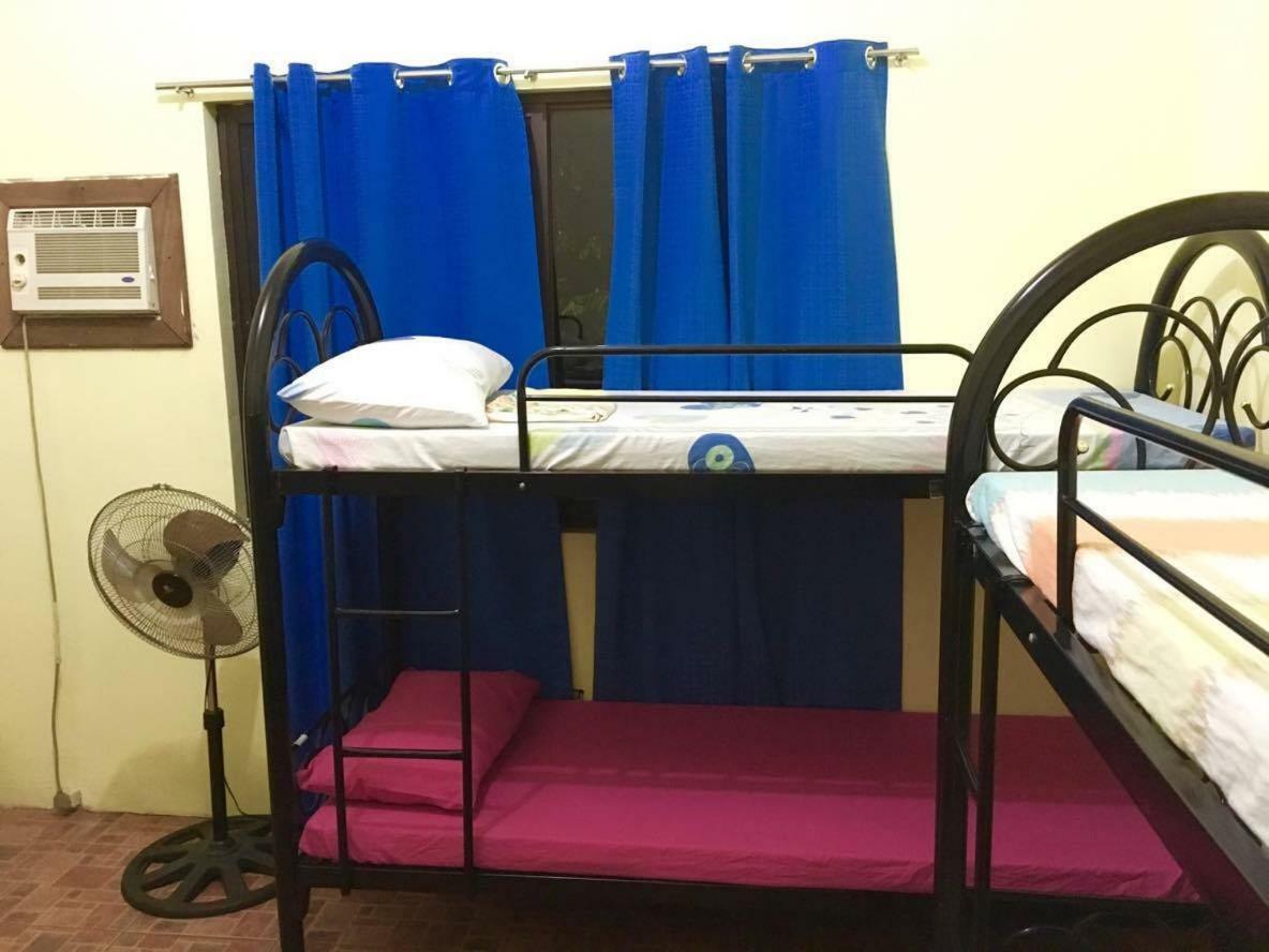 Fat Monkey Hostel Coron Exterior photo